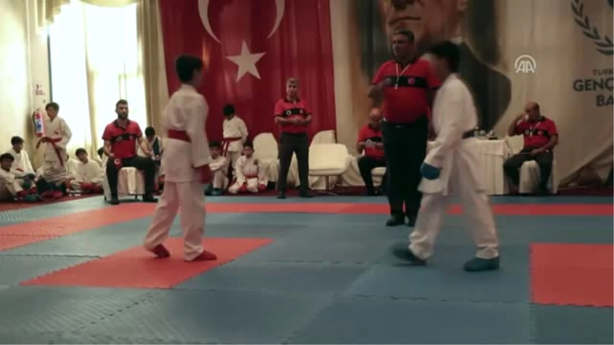 5. Uluslararası Dekai-Do Karate Turnuvası Denizli\'de Başladı