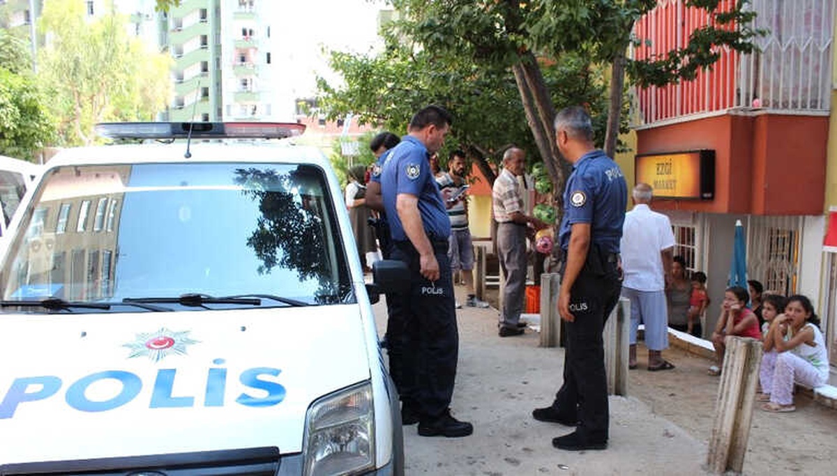 Antalya\'da Veresiye Vermeyen Marketçi Kadın Bıçaklandı