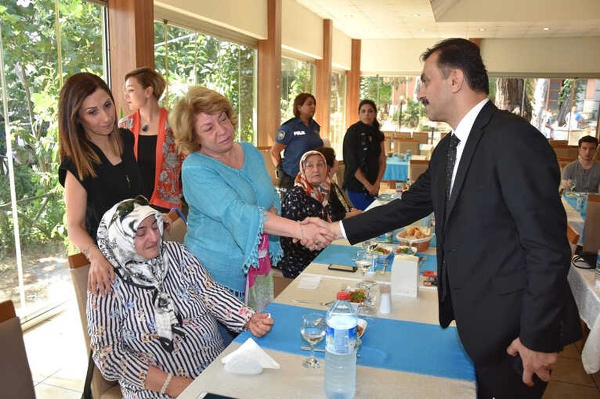 Dualar Şehitler İçin Yükseldi