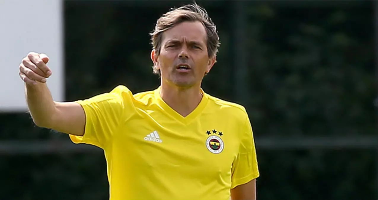 Fenerbahçe Teknik Direktörü Phillip Cocu\'nun Gözdesi Sinan Gümüş