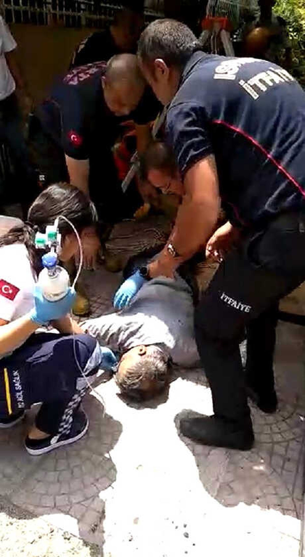 Kanalizasyonu Açmak İçin Girdiği Rögarda Fenalaştı