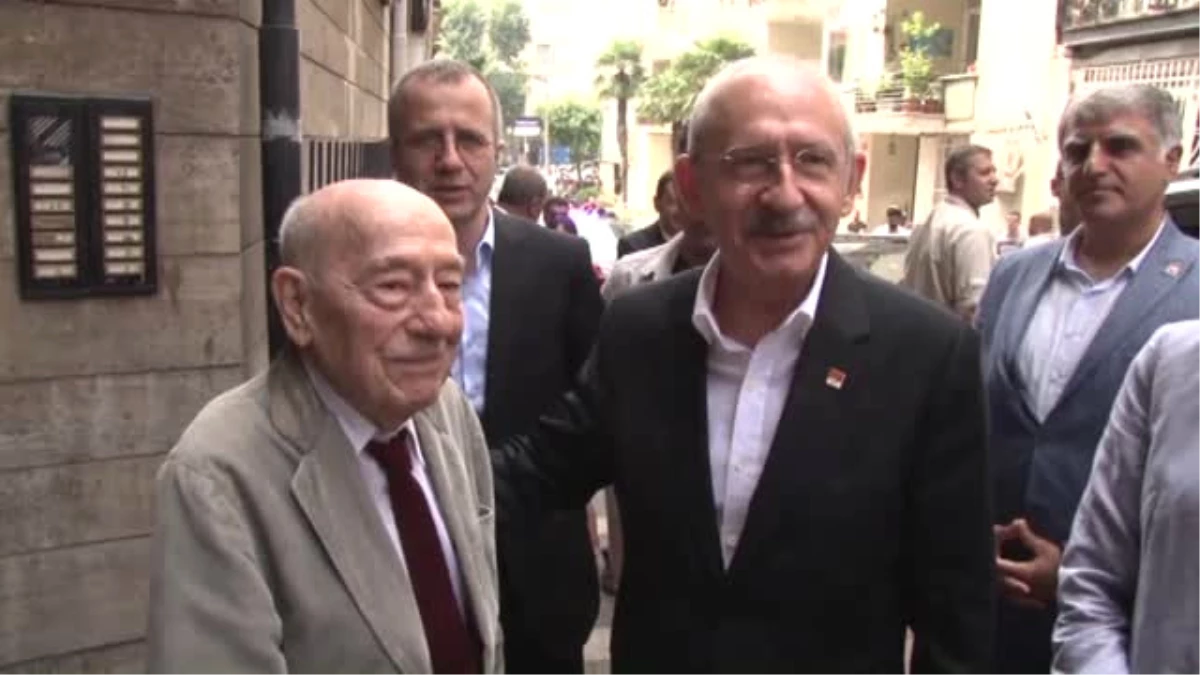 Kılıçdaroğlu, Yazar, Siyaset ve Devlet Adamı Cahit Kayra\'yı Ziyaret Etti