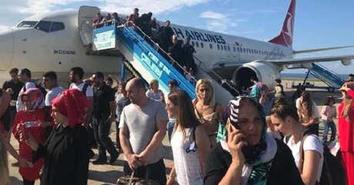 Kliması Bozulan Uçakta Yolcular Rahatsızlanınca Uçak Pist Başından Döndü