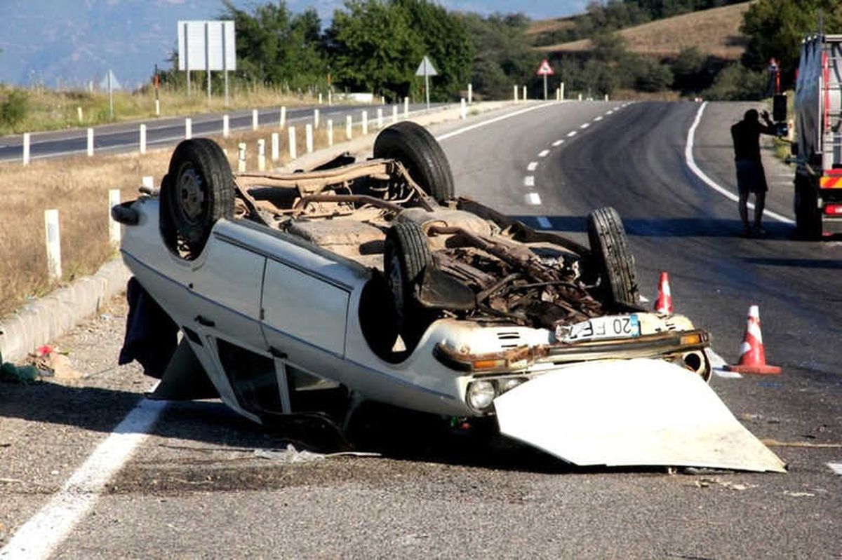 Manisa\'da Trafik Kazası: 5 Yaralı