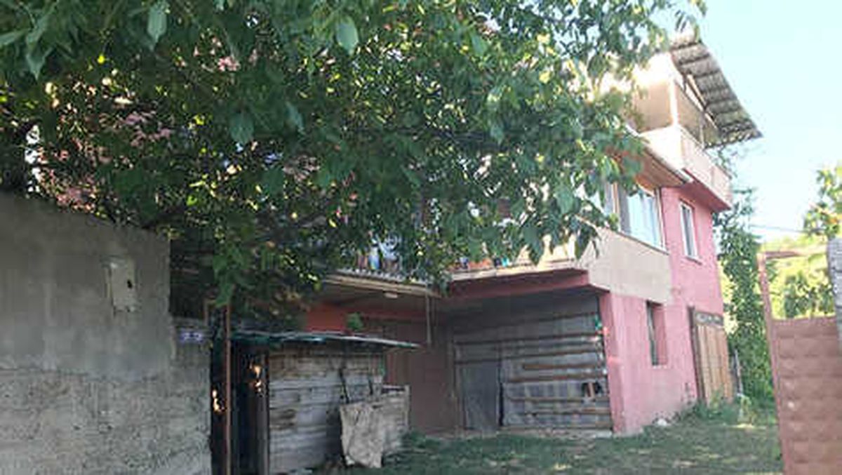 Silahla Oynarken Kardeşini Vurdu