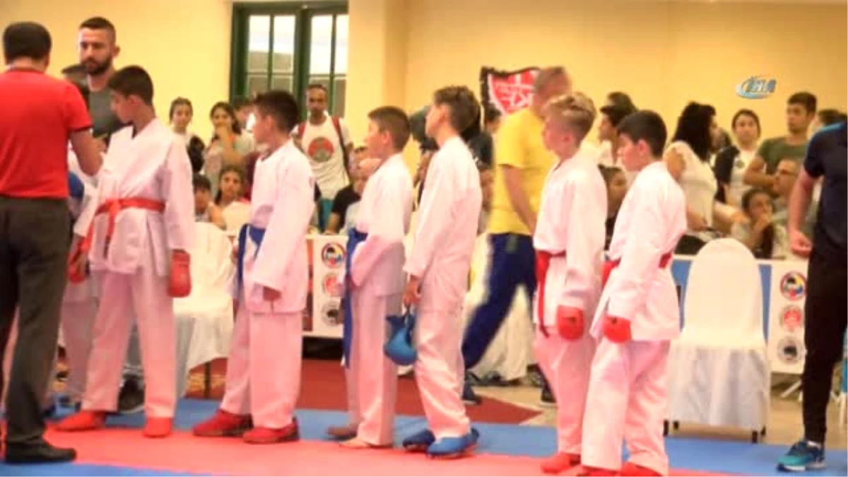 Uluslararası Dekai-do Karate Turnuvası Denizli\'de Başladı- Turnuvaya 9 Ülke ve 20 Kentten 844...
