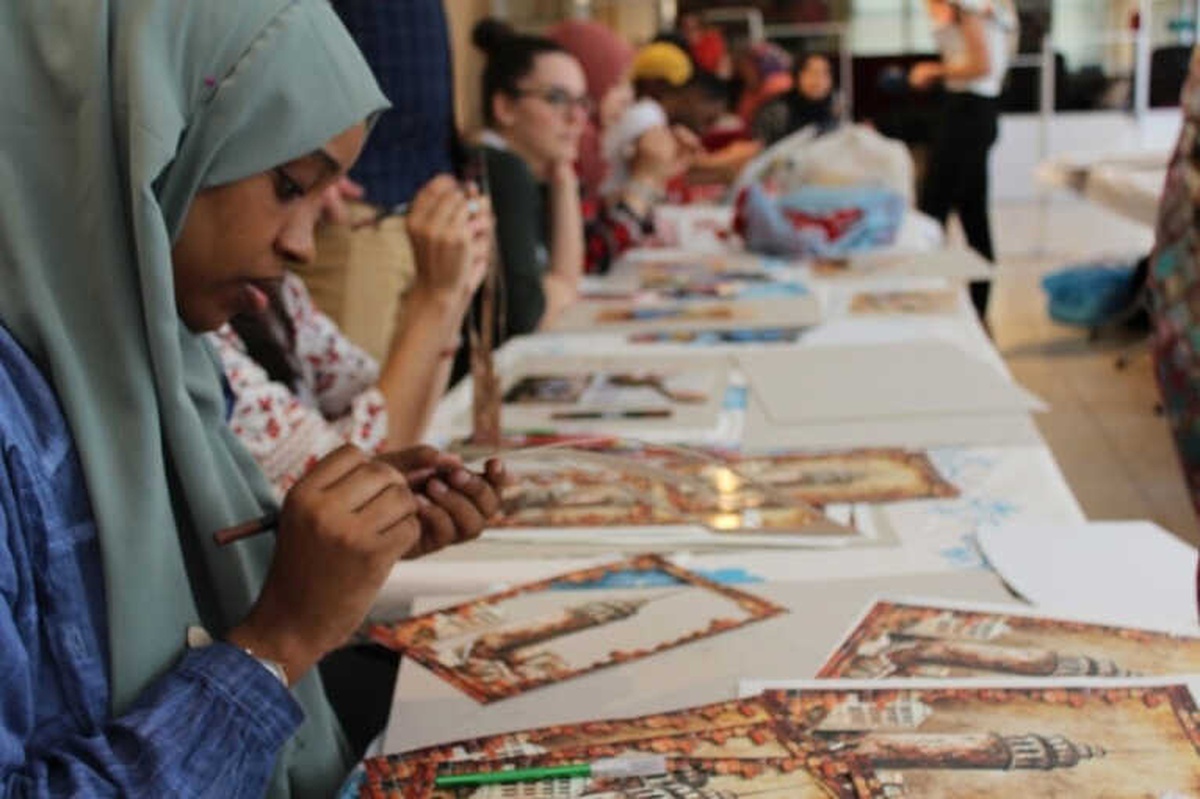 Uluslararası Öğrencilerine El Sanatları Eğitimi