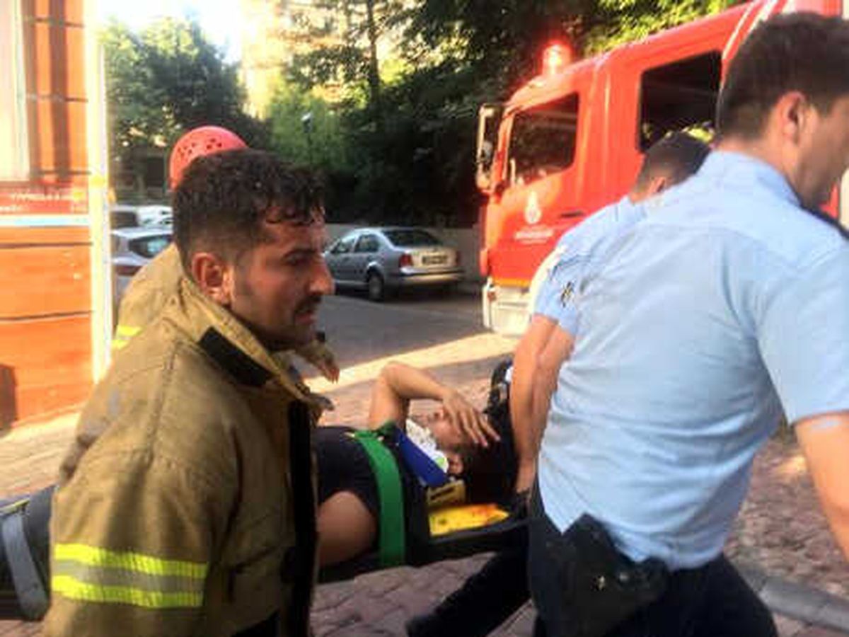 Beşiktaş\'ta Arap Turist 4. Kattan Beton Zemine Çakıldı