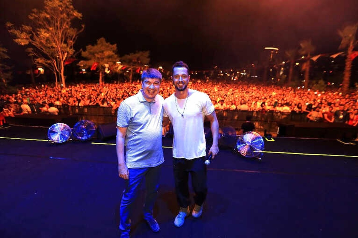 Antalya Yaşam Parkı\'nda Murat Boz Coşkusu