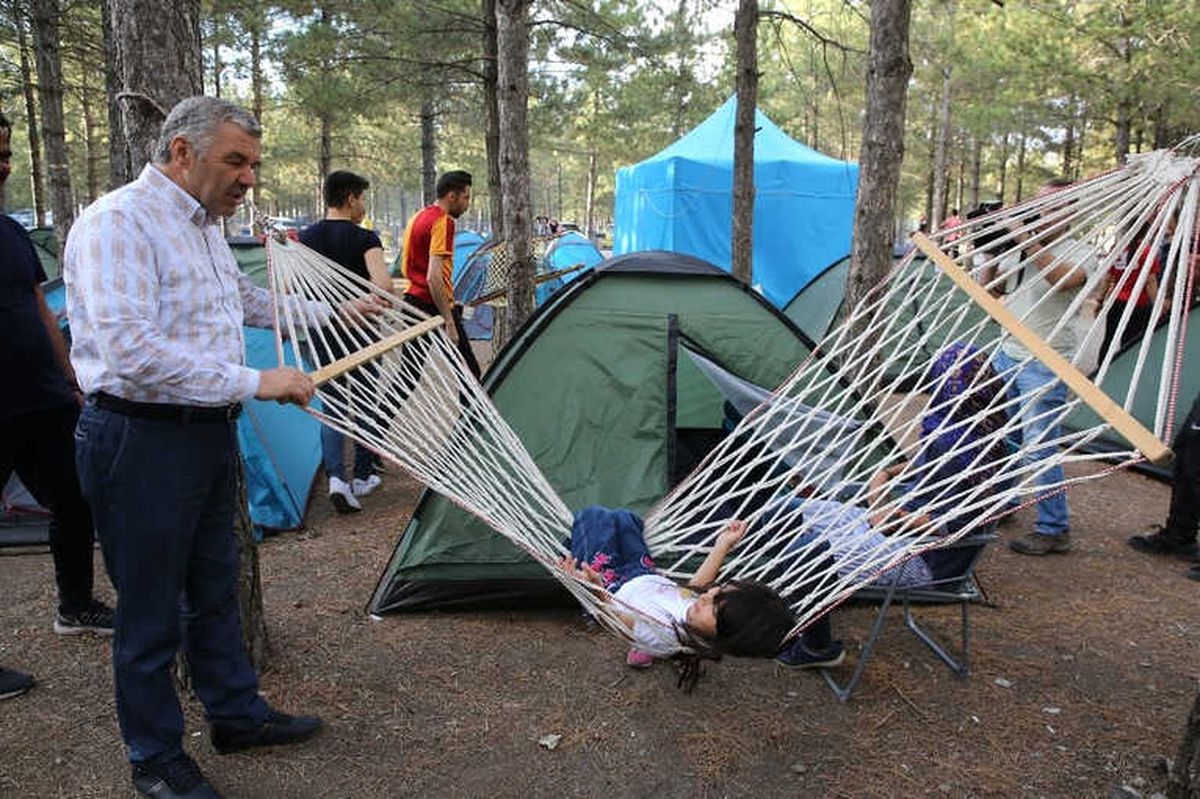 Başkan Çelik, Sarımsaklı\'da Kamp Yapan Aileleri Ziyaret Etti