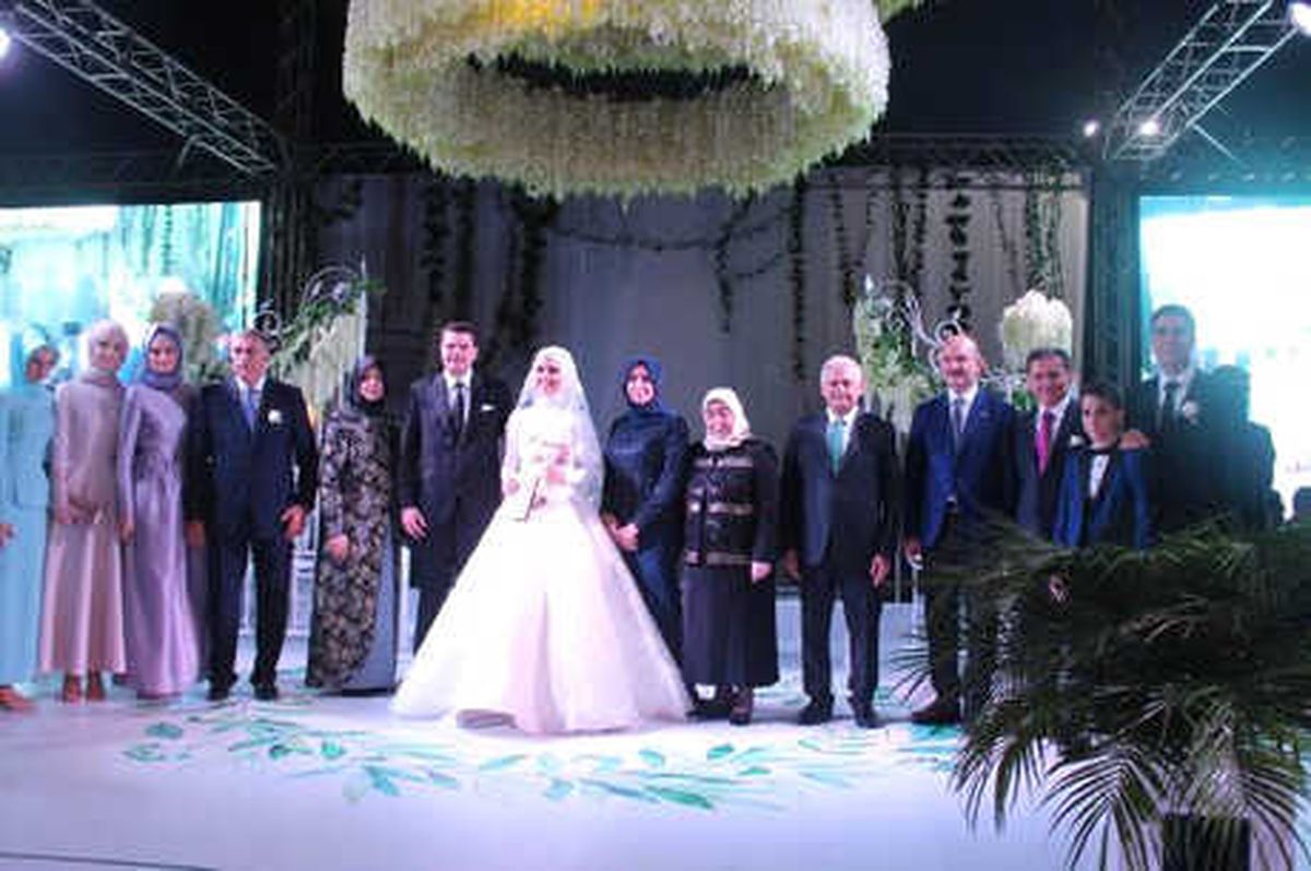 Binali Yıldırım Düğünde Dede Olduğunun Müjdesini Verdi