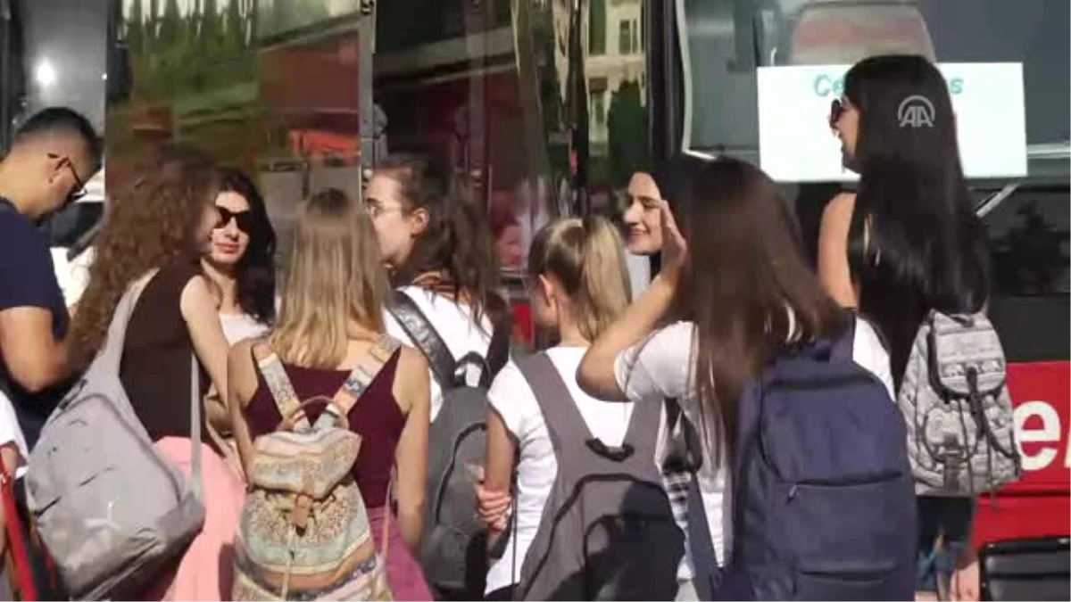 Bosna Hersekli Öğrencilere İstanbul\'da Yaz Tatili Gezisi