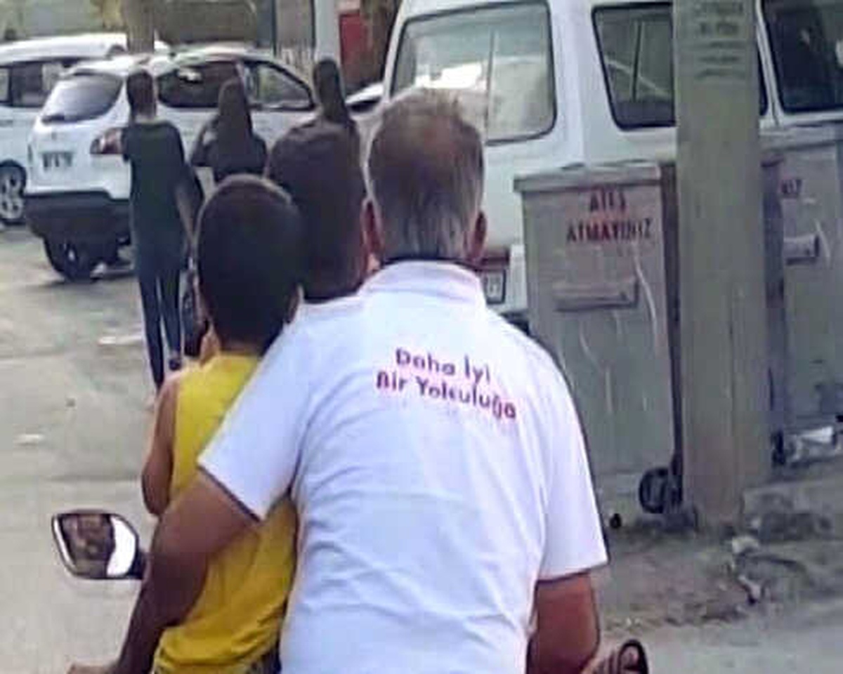 Daha İyi Bir Yolculuğa\' Yazılı Tişörtüyle Kazaya Davetiye Çıkardı