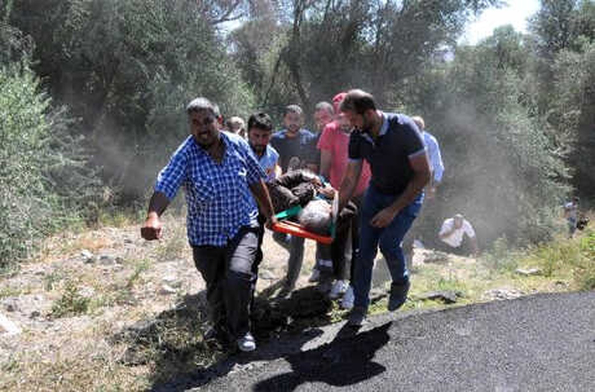 Davetiye Dağıtan Aile Kaza Yaptı, Gelin Adayı da Yaralandı