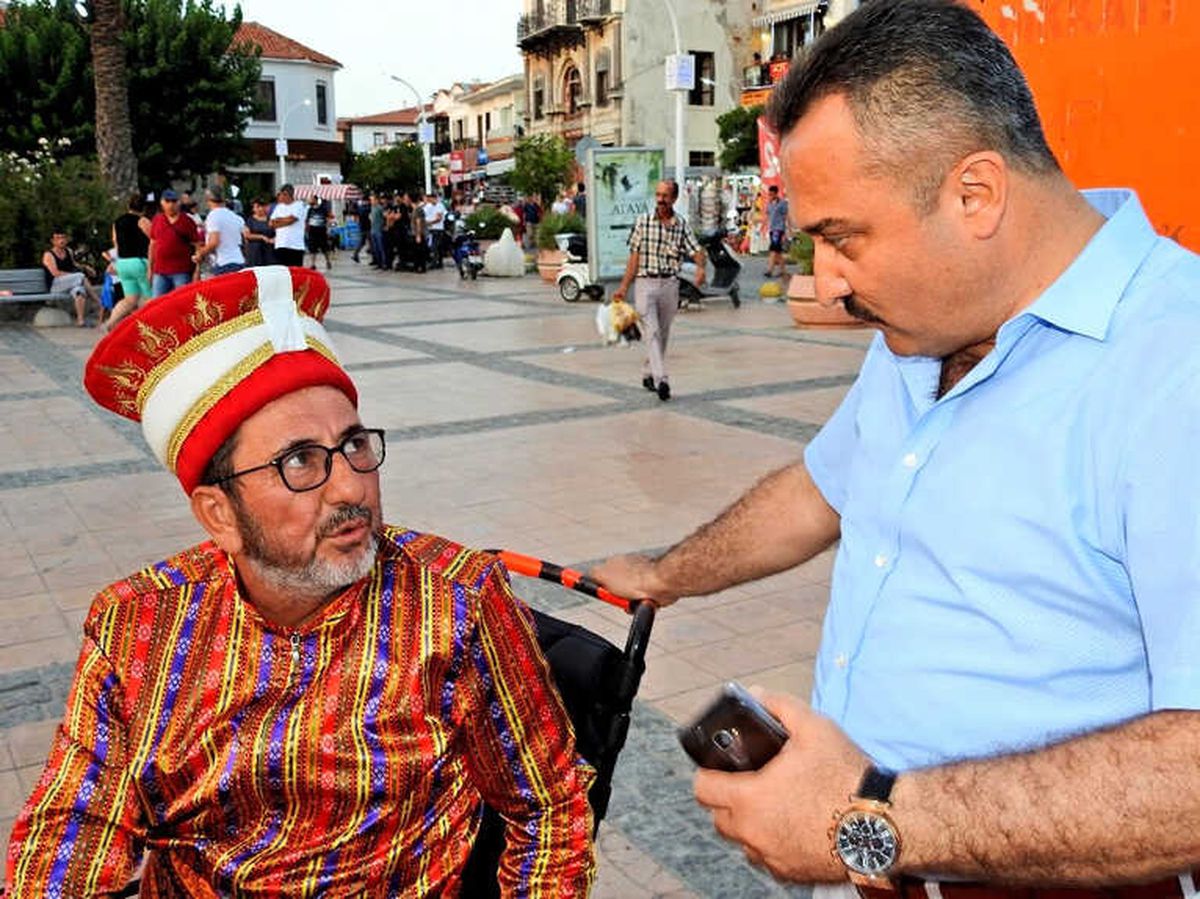 Engelsiz Mehteranlardan Çeşme Emniyet Müdürü Alev\'e Vefa