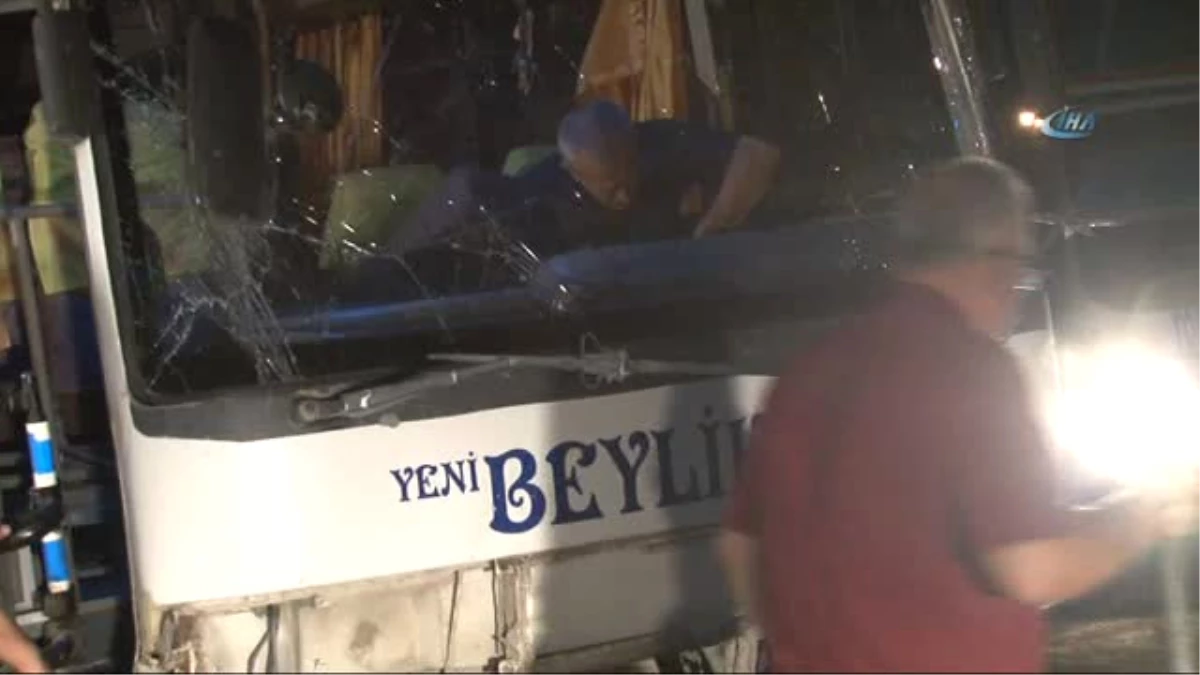 Eskişehir\'de Trafik Kazası: 1 Ölü, 14 Yaralı