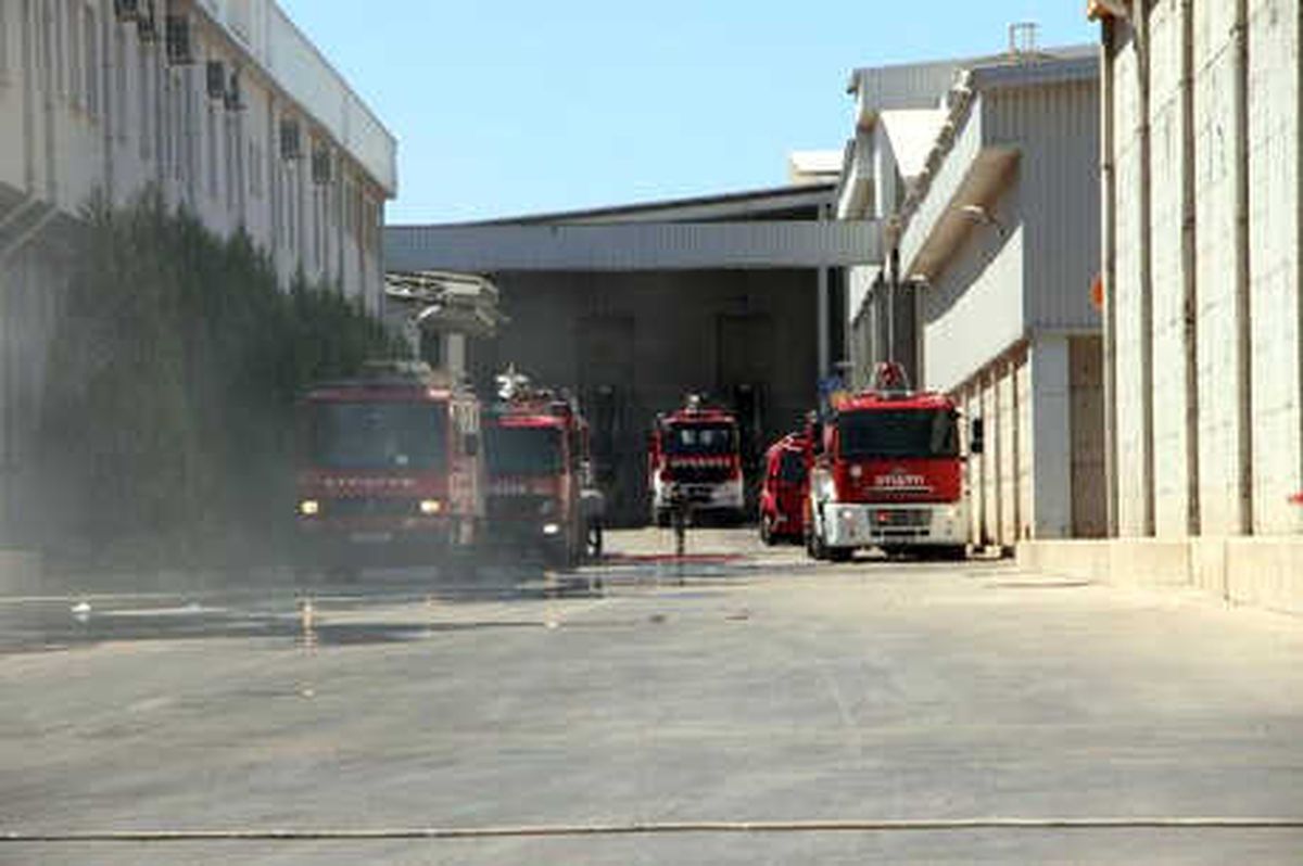 Fabrikadaki Yangın Korkuttu