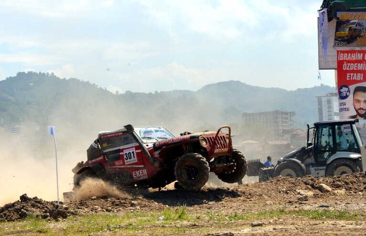 Fatsa\'da Off-road Yarışları Nefes Kesti