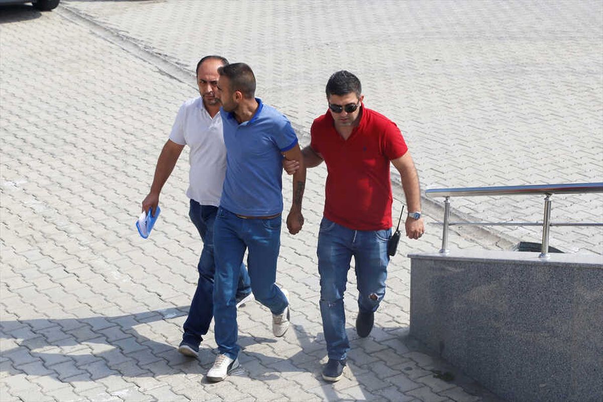 İskenderun\'da Bir Eve Ateş Açıldı
