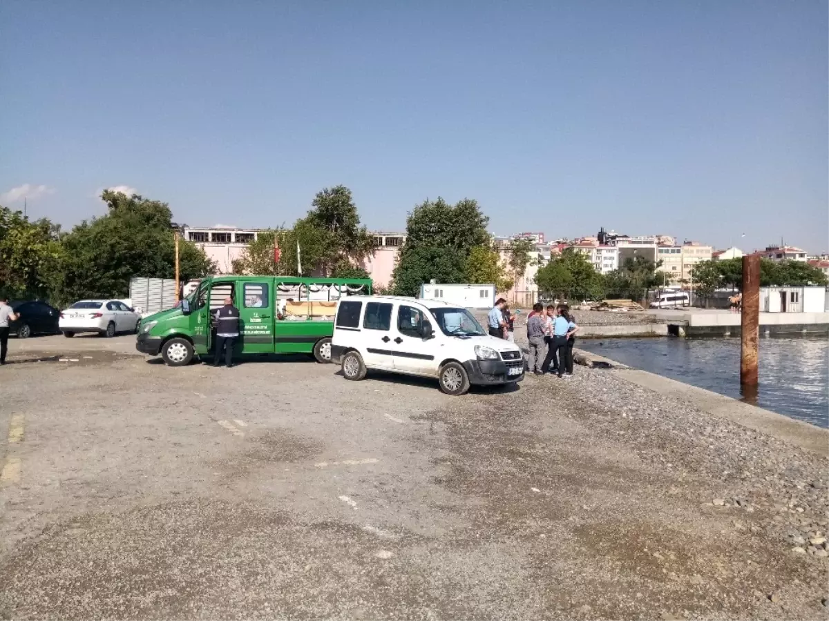 Kadıköy\'de İki Hafta Önce Denize Düşen Gencin Cesedi Bulundu