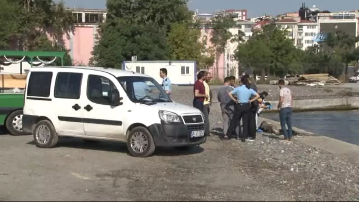 Kadıköy\'de İki Hafta Önce Denize Düşen Gencin Cesedi Bulundu