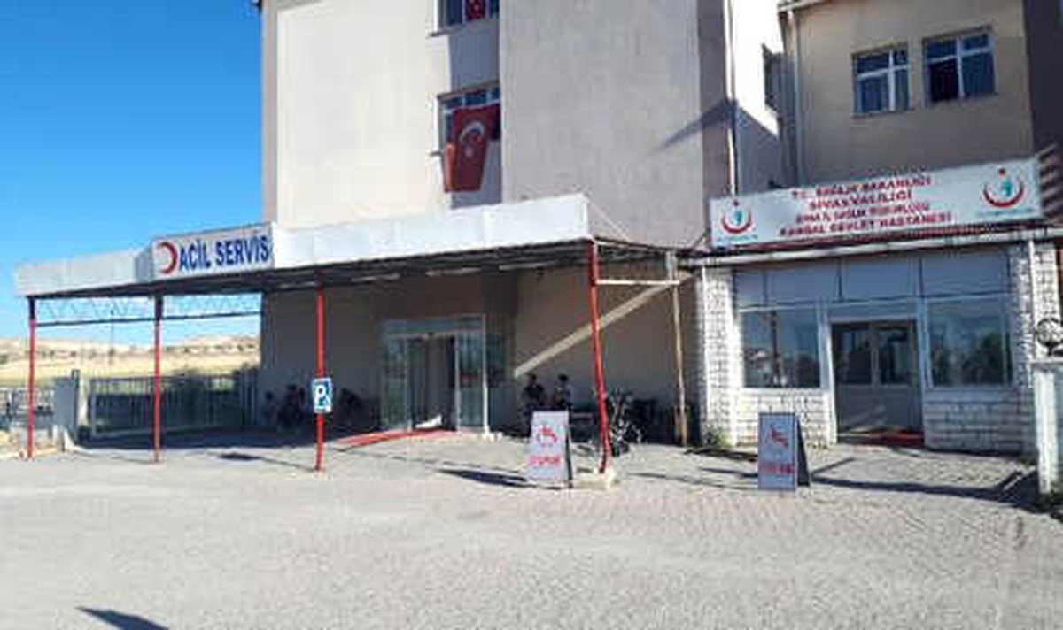 Kangal\'da Zehirlenme Şüphesiyle 300 Kişi Hastaneye Başvurdu