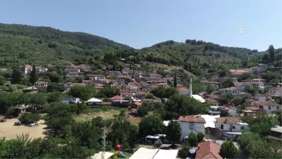 Kıyamet Köyü" Şöhretinin Zirvesine Ulaştı