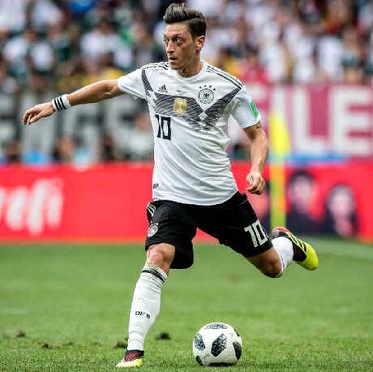 Mesut Özil, Almanya Milli Takımı\'nı Bıraktığını Açıkladı