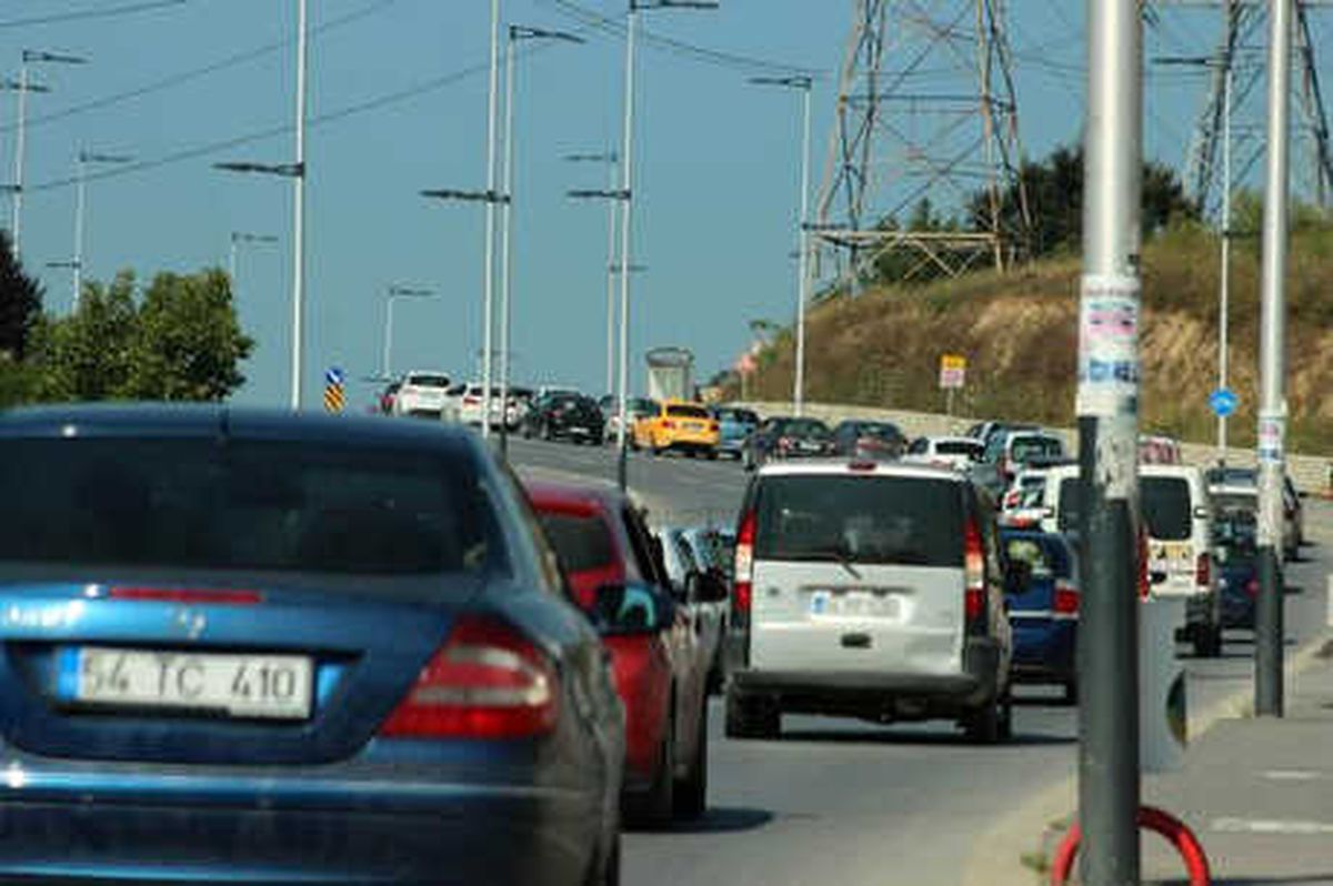 Onlar İçerde, Aileleri İse Dışarıda Ter Döktü