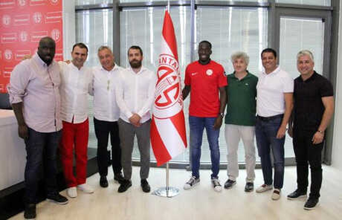 Antalyaspor, Cissokho ile 2+1 Yıllık Sözleşme İmzaladı