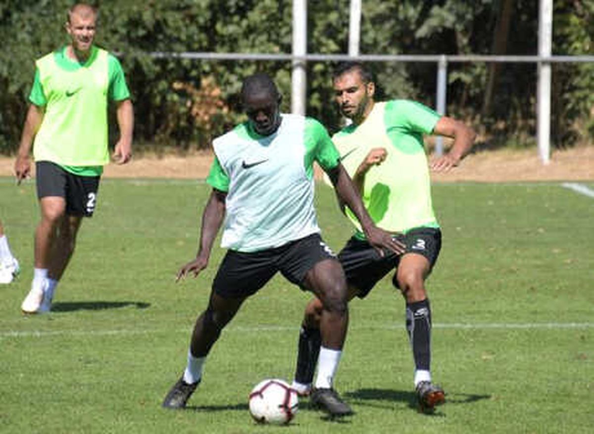 Atiker Konyaspor\'da Neşeli Antrenman