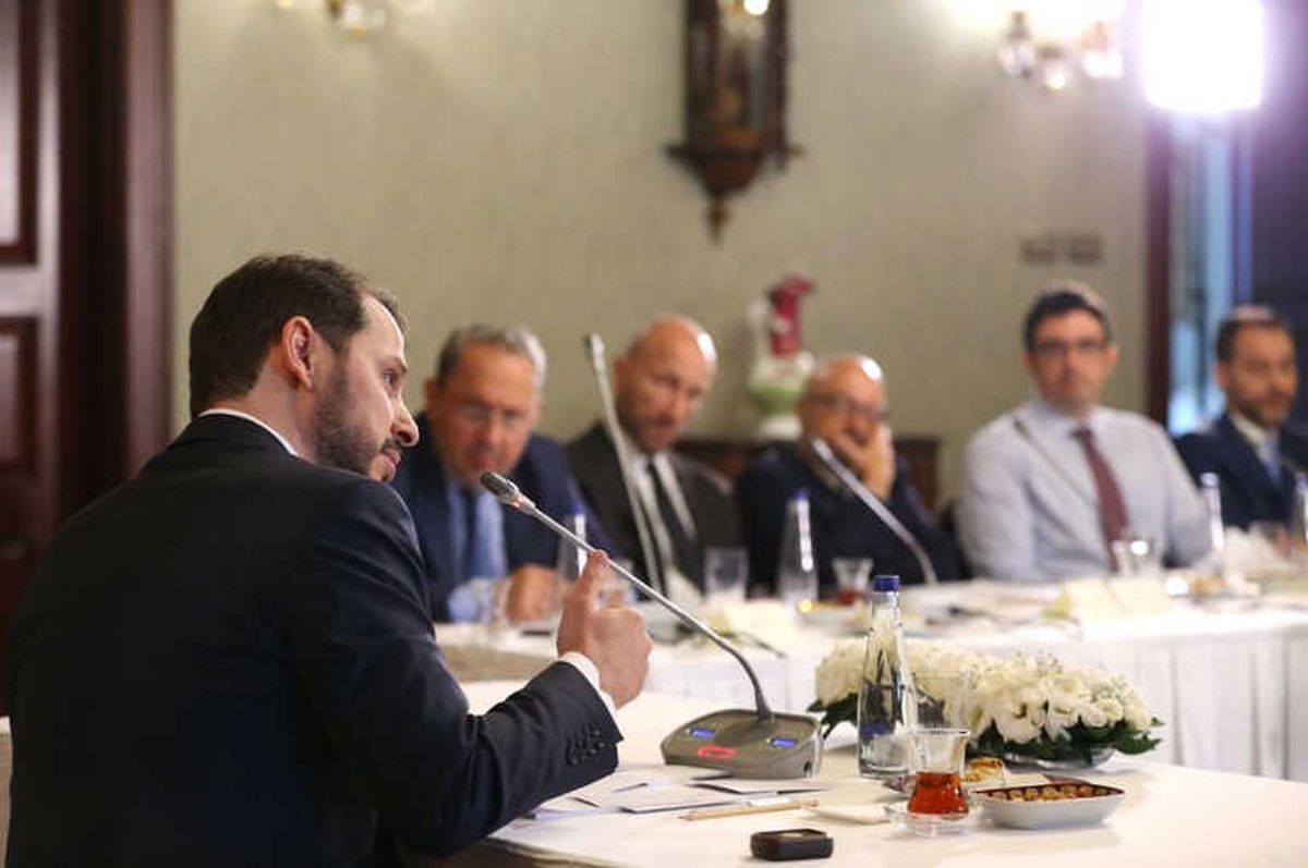 Bakan Albayrak: "Bugün Akademisyenlerimiz ve Ekonomistlerimiz ile Ekonomi Alanında Hayata...