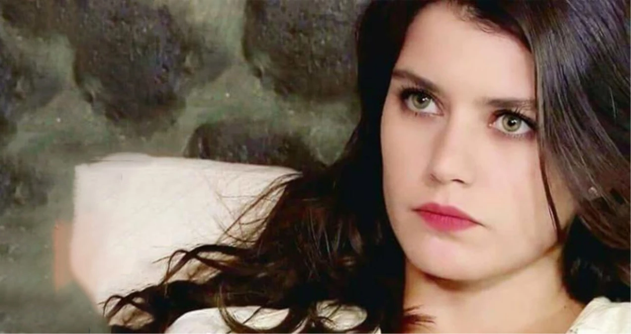 Beren Saat, Yabancı Hayranının "Müslüman mısın" Sorusuna "Evet Müslüman Doğdum" Cevabını Verdi