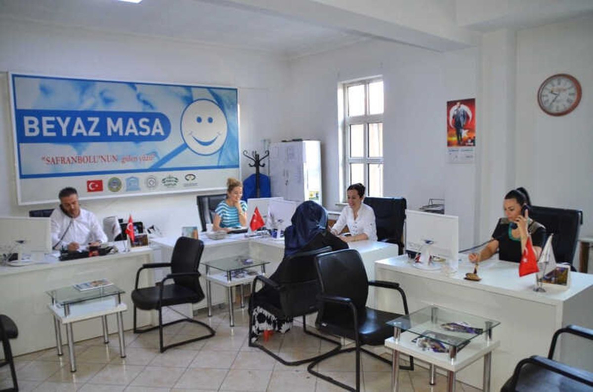 Beyaz Masa\' Vatandaşlar Tarafından İlgi Görüyor