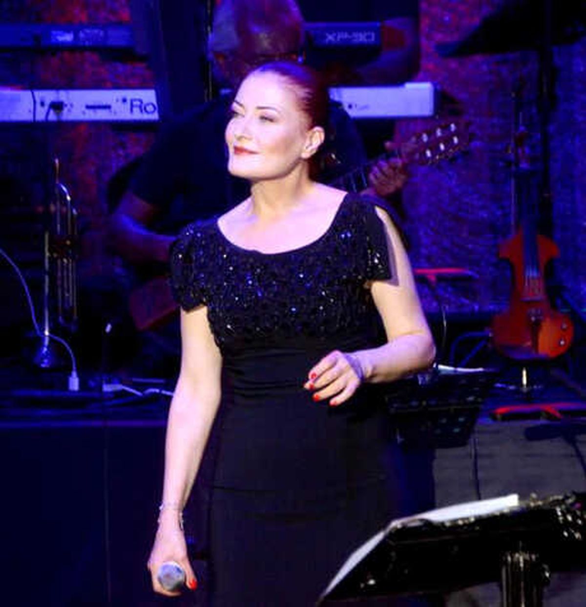 Candan Erçetin, Bodrum\'da Konser Verdi