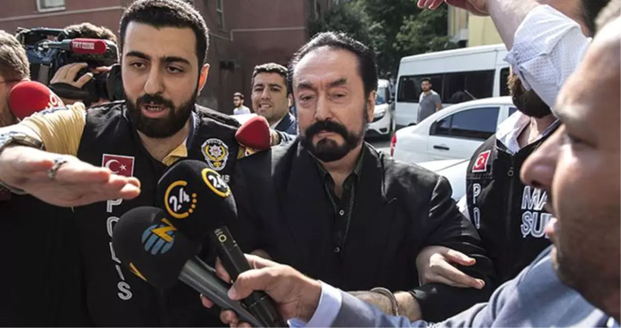 Canlı Yayındaki Bakımlı Halleriyle Akıllara Kazınan Adnan Oktar\'ın Son Hali Dikkatlerden Kaçmadı