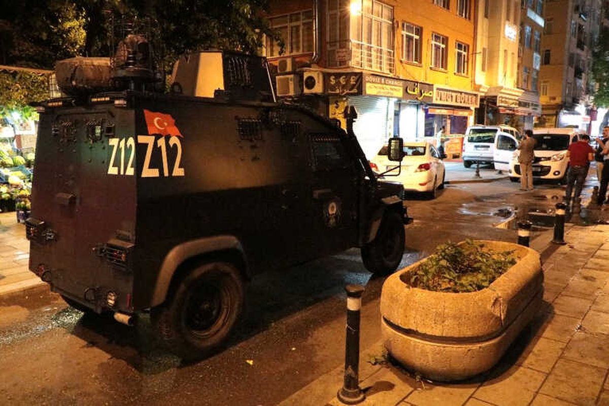 Fatih\'te 150 Bin Dolarlık Döviz Bürosu Soygunu
