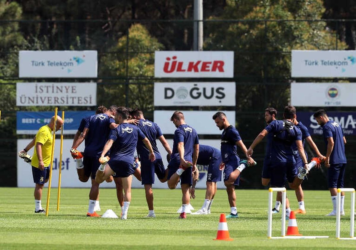 Fenerbahçe\'de Hazırlıklar Sürüyor