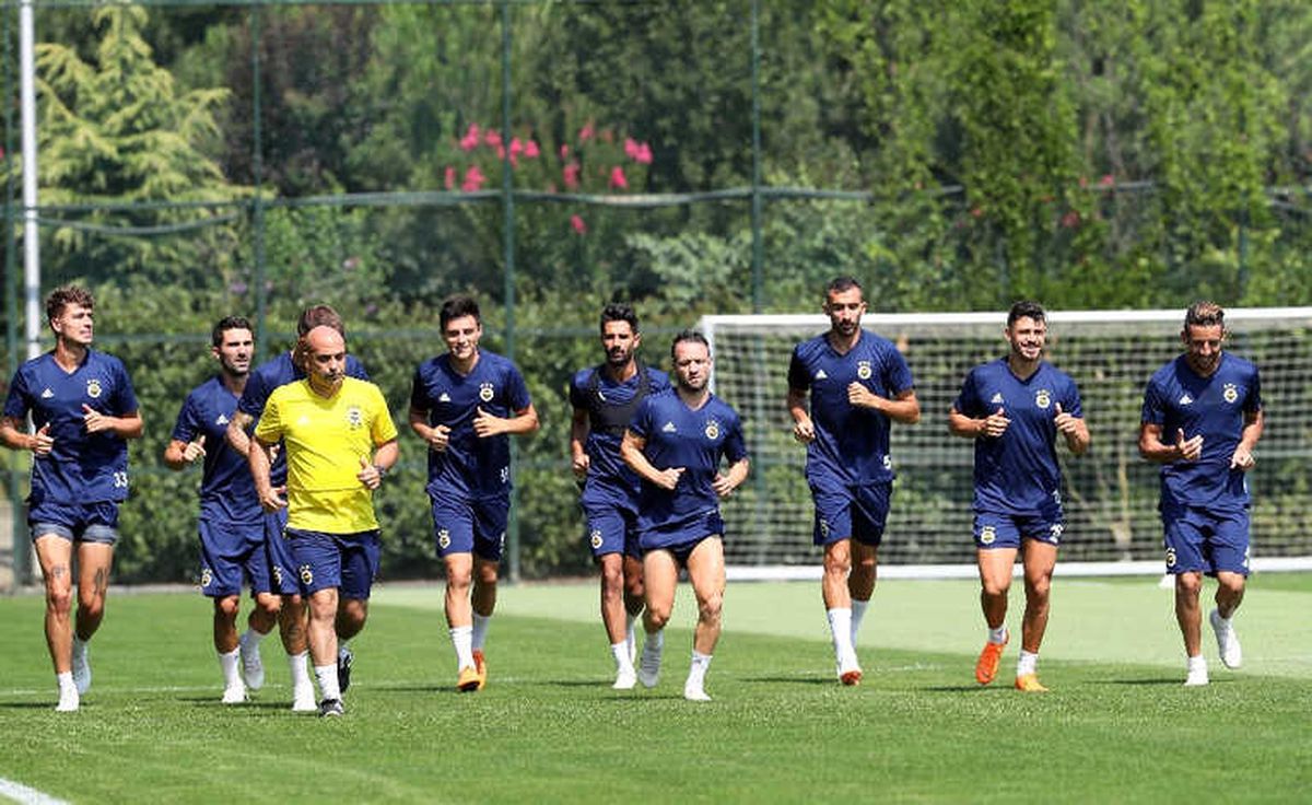 Fenerbahçe\'de Hazırlıklar Sürüyor