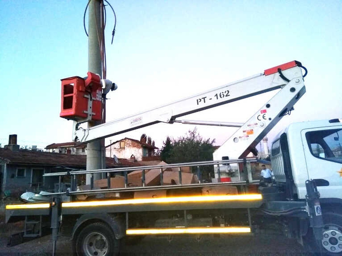 Hisarcık\'ta Elektrik Kesintilerine Tepki