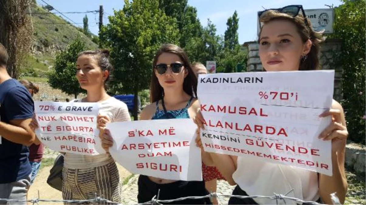 Kosovalı Kadınlar Cinsel Tacizi Protesto Ettiler