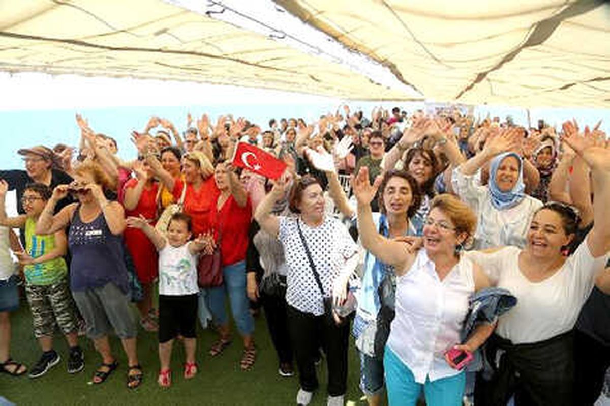 Maltepe Belediyesi Kadınlar İçin Tekne Turu Düzenledi