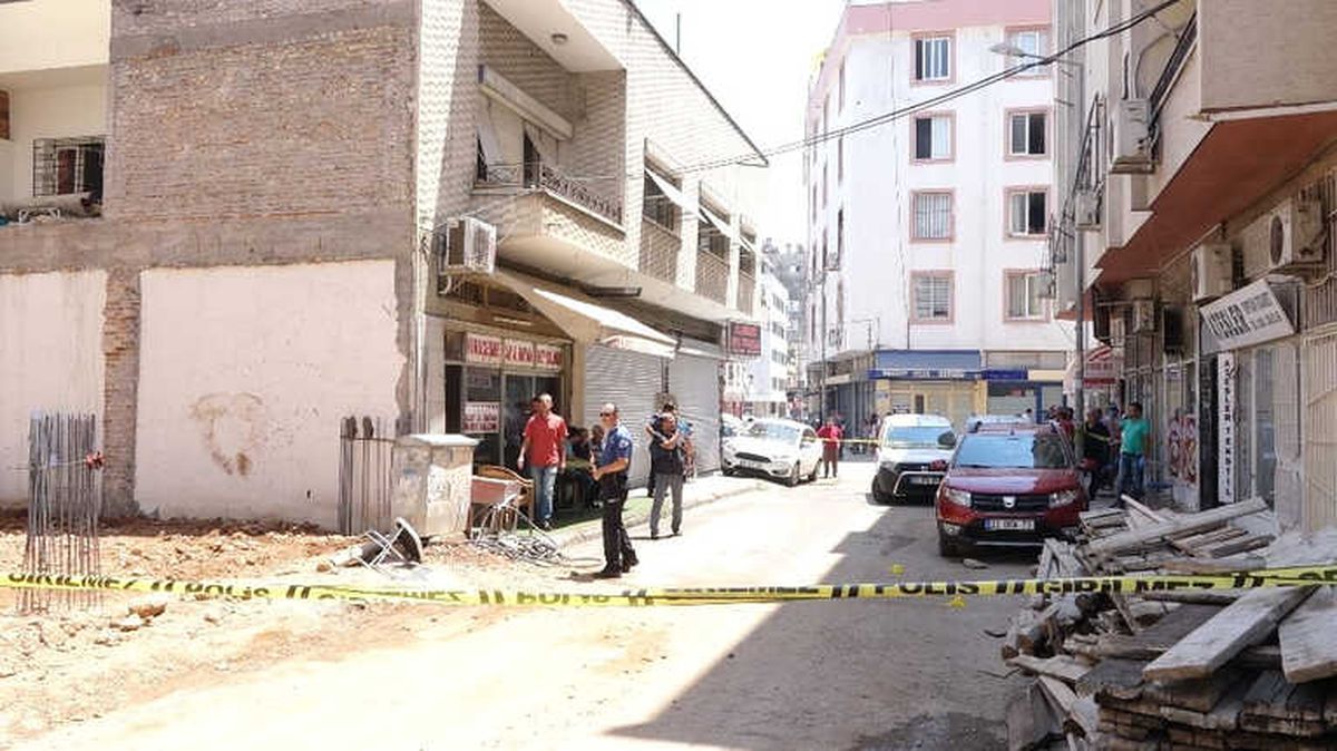 Mersin\'de Silahlı Saldırı: 2 Yaralı
