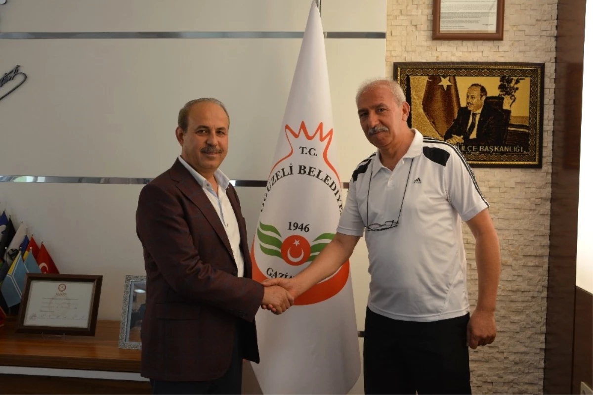 Oğuzeli Belediyespor Mehmet Necmi Karaoğlan\'a Emanet