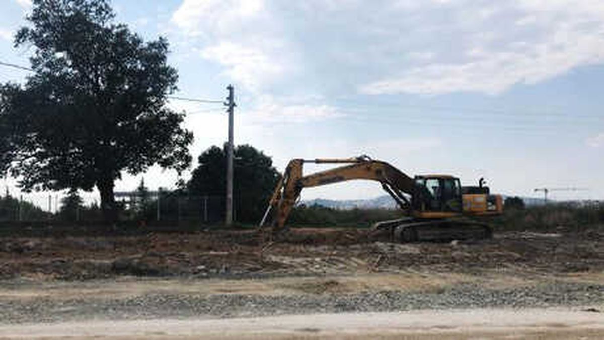 Sakarya\'da Osb Girişinde İş Makinesi Doğalgaz Borusunu Patlattı