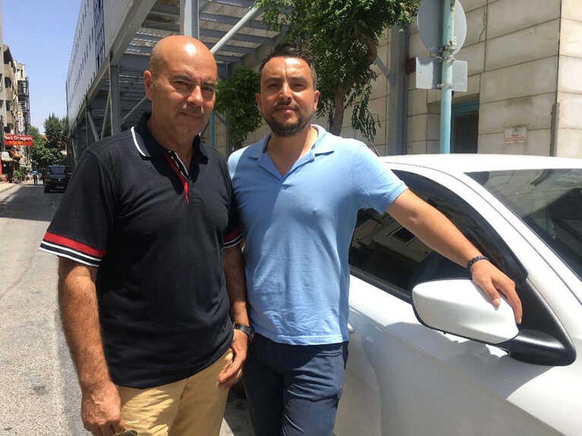 Selamlama Yapan Uçak Gazetecilerin Aracına Çarptı