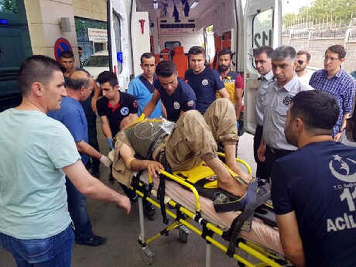 Siirt\'te Askeri Araç Devrildi: 4 Asker Yaralı