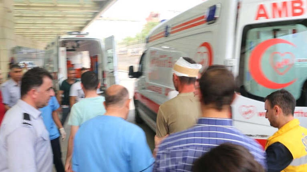 Siirt\'te Askeri Araç Devrildi: 4 Yaralı