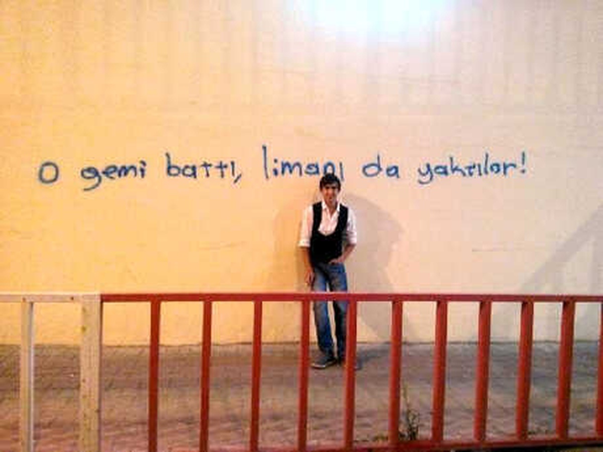 Tartıştığı Kız Arkadaşına Mesaj Atıp İntihar Etti