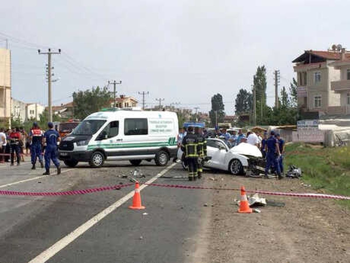 Tekirdağ\'da Hatalı Sollama Kazası: 3 Ölü